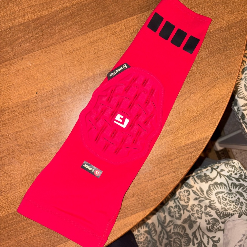 Red G-Form Pro X3 Arm Sleeve with Smartflex Absorbance Pad